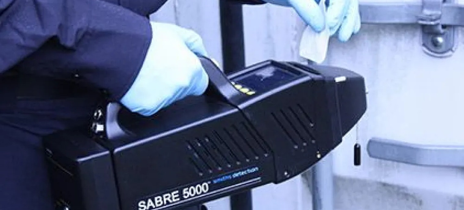Smiths Detection SABRE 5000 handheld trace detector used for security screening